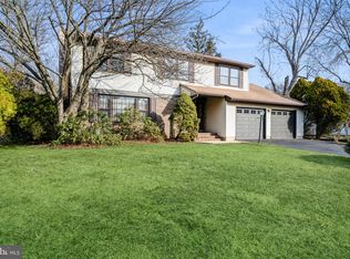 3 Wexford Dr, Lawrence Township, NJ 08648