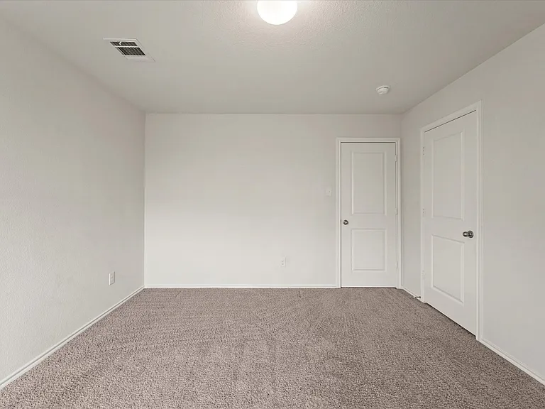 516 Clearlake Dr — Photo 16