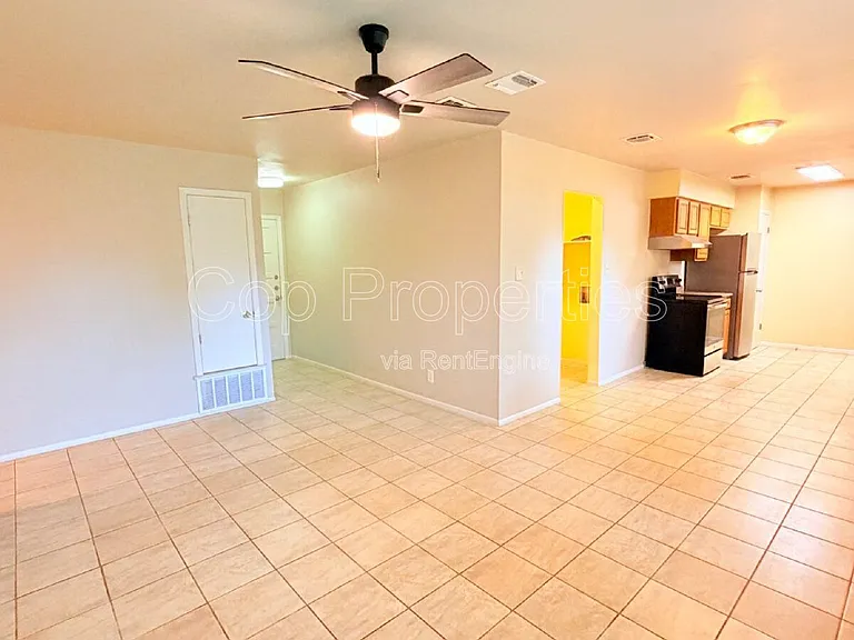 9319 Cliff Point Dr — Photo 6