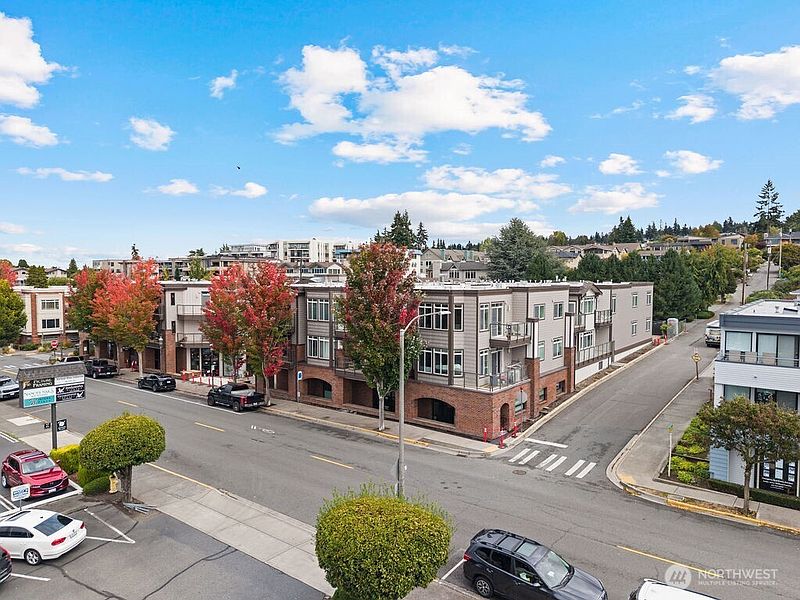 4th image of 505 5th Avenue S #305