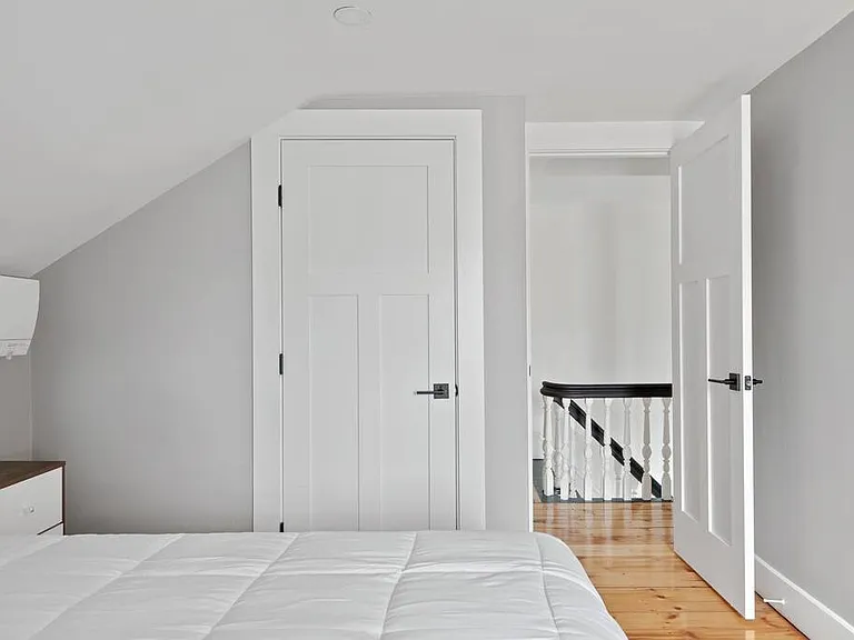 33 Pitt St #4 — Photo 4