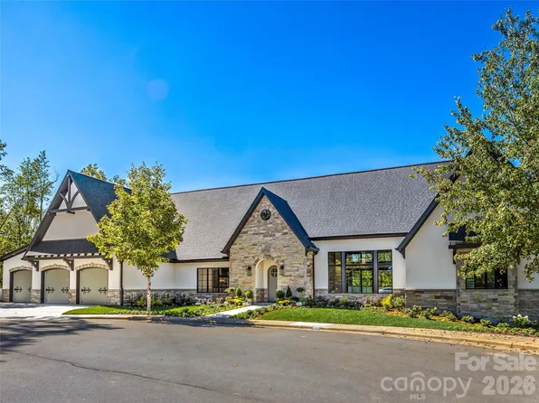 21 Evian Ct, Asheville, NC 28804