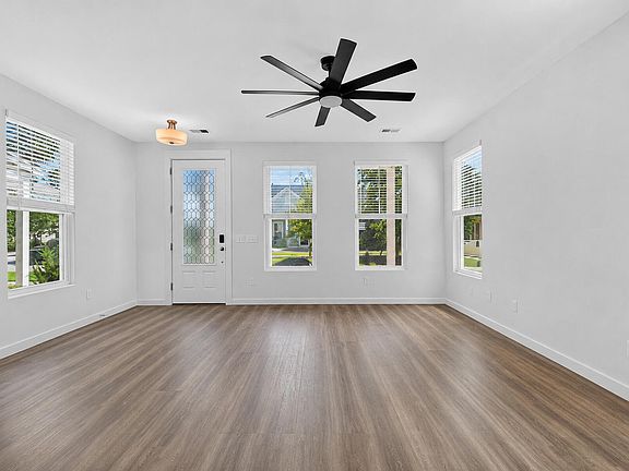 5th image of 384 Ripple Park Dr