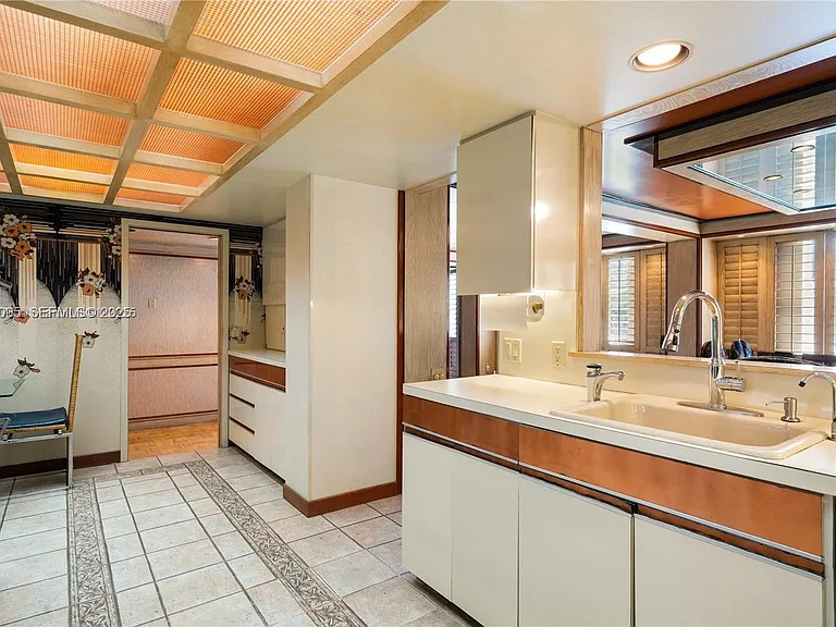11111 Biscayne Blvd #227 — Photo 39
