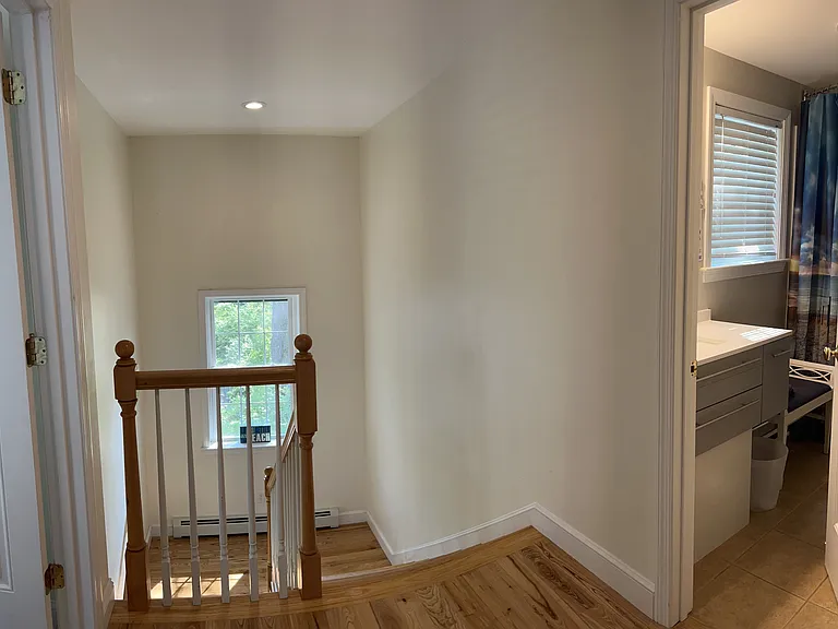 11 Hampton Ave — Photo 14