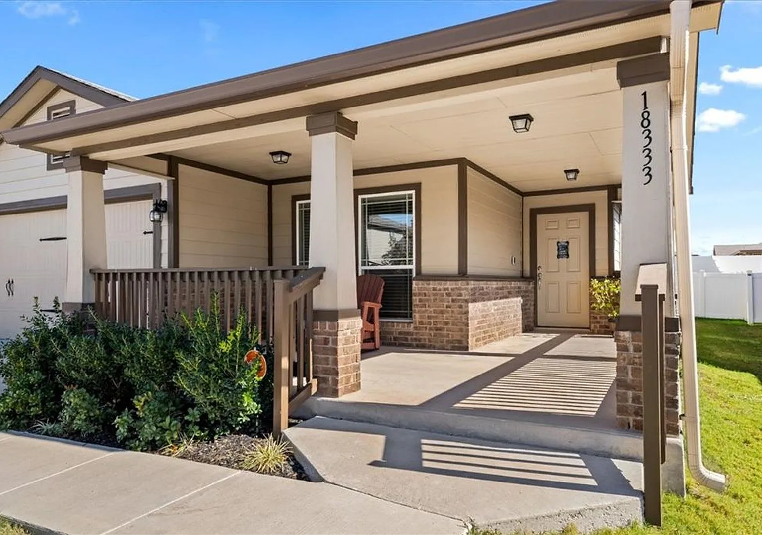 3 Bedroom, 2 Bath, Single Story Home in Highland Park — Photo 2