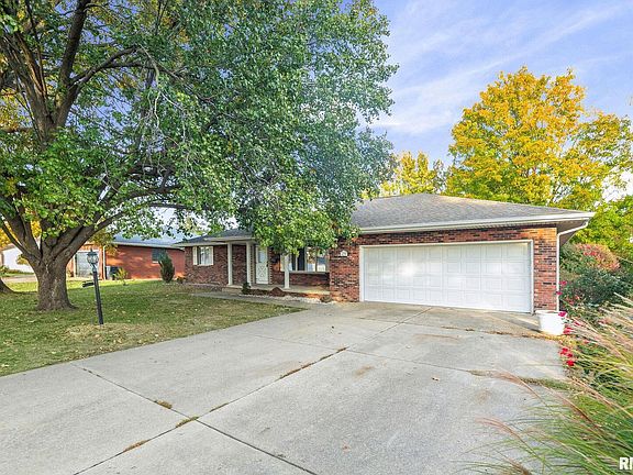 4th image of 629 Oakdale Dr