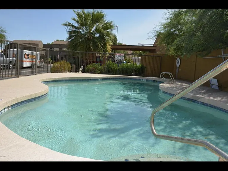 5144 E Holly St — Photo 8