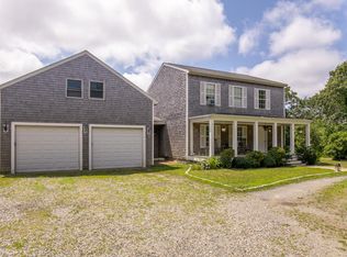 2 Sparrow Ln, Edgartown, MA 02539