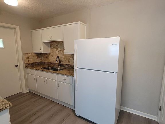 2nd image of 924 Arco Dr #1