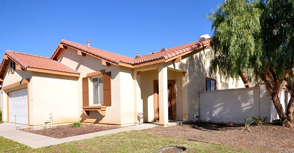 1st image of 15404 Avenida Anillo
