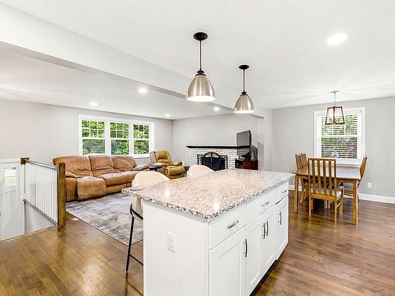 2nd image of 1337 Karen Rd