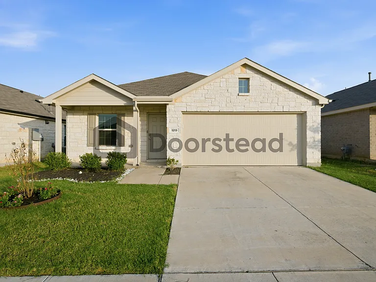 1213 Wildflower St — Photo 1