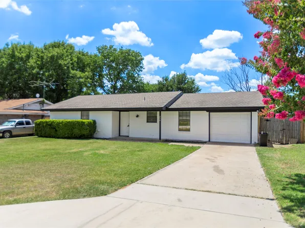 256 Richard Ln, Azle, TX 76020