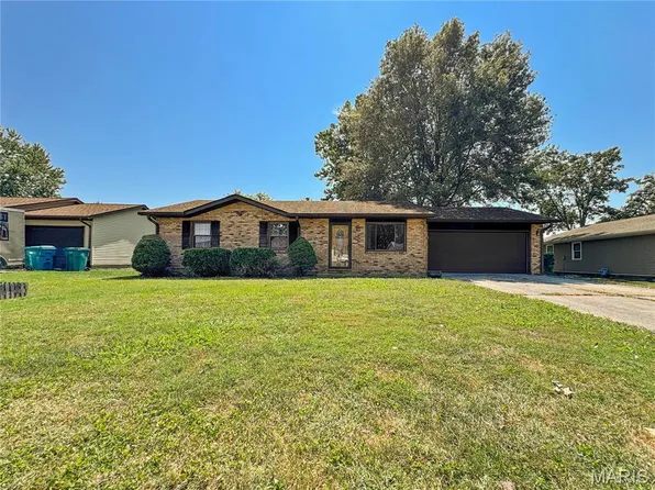 3 Adams St, Smithton, IL 62285