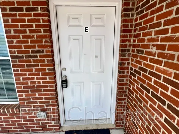 729 Fisher Ferry St APT E, Thomasville, NC 27360