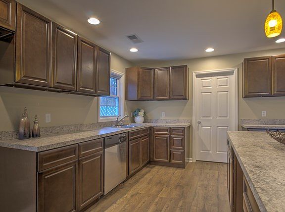 5th image of 2325 Wilson Ln