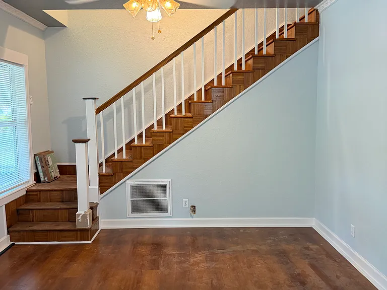 416 SW California Ave — Photo 3