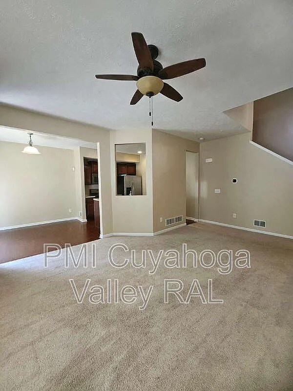 2 bed, 2.5 bath, 1622 sqft, $2,145 — Photo 4