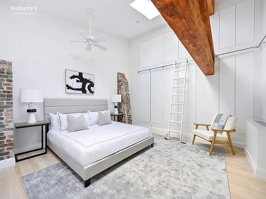 Sold by Sotheby's International Realty | media 5