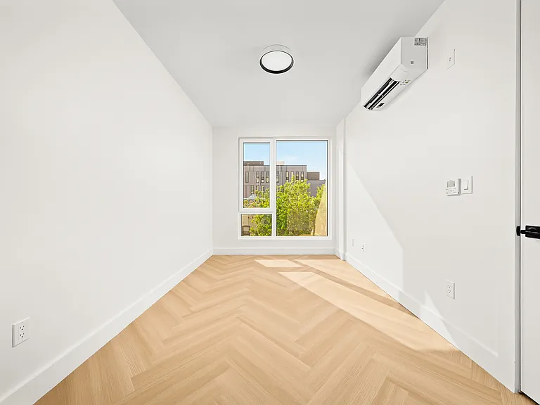 34-16 38th St #4210 — Photo 8