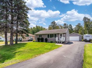 2124 Hutchinson Rd, Duluth, MN 55811