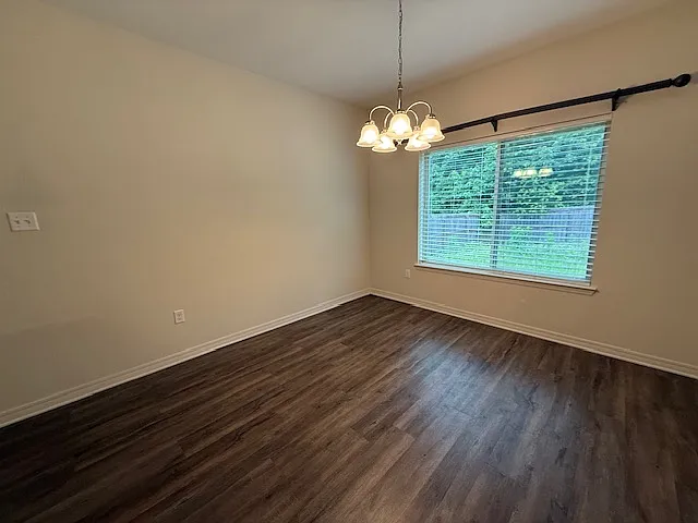 410 Myra Lynn Ln — Photo 3