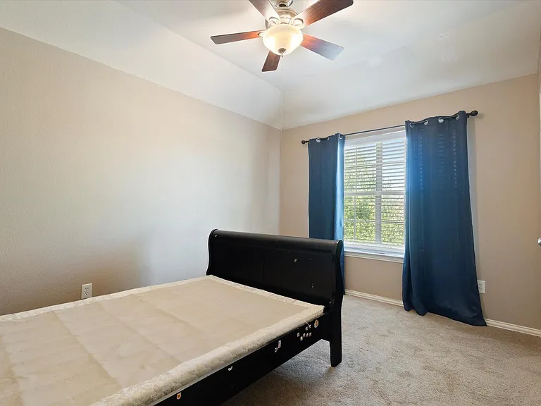 403 Connemara Trl — Photo 26