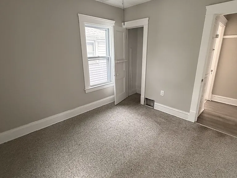 15619 School Ave — Photo 13