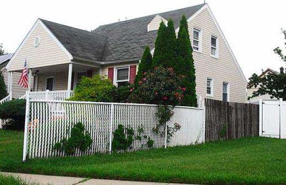 2nd image of 61 Heald St