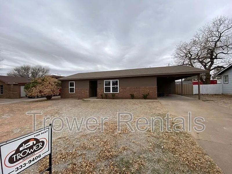 3 bed, 2.0 bath, 1104 sqft, $1,500 — Photo 1