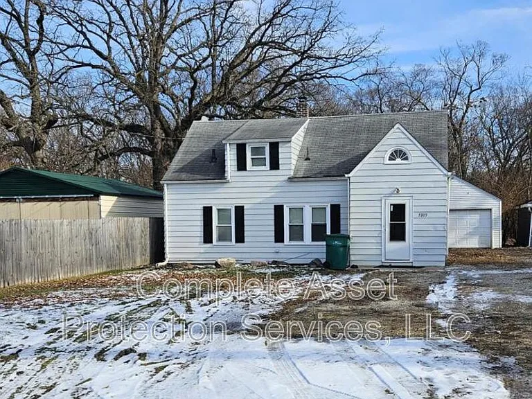 7209 Catherine St — Photo 1