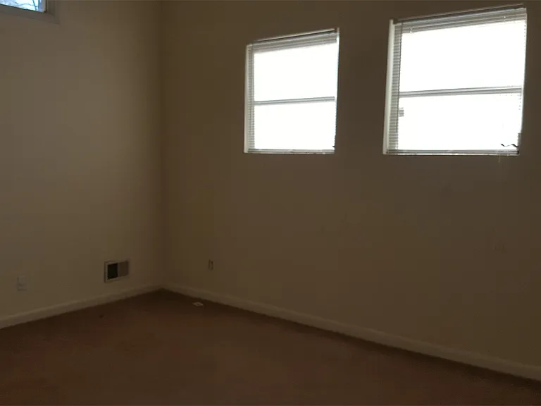 208 Latonea Dr — Photo 8