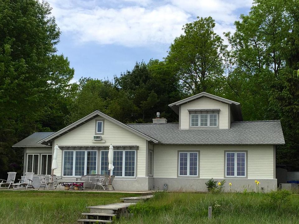 1st image of N1345 Cottage Dr