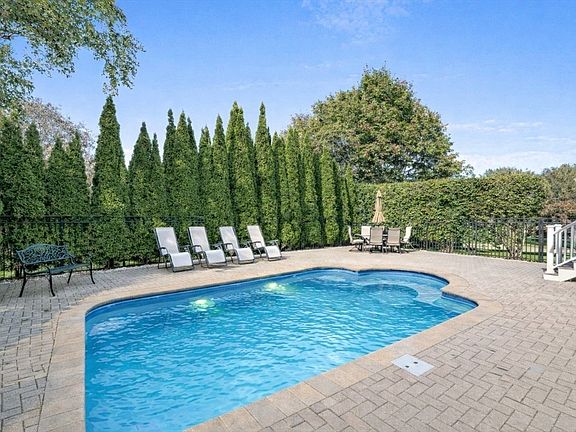 5th image of 37 Mayflower Rd