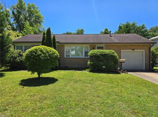 16 Bonaire Dr, Hampton, VA 23669