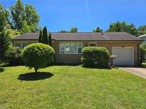 16 Bonaire Dr, Hampton, VA 23669