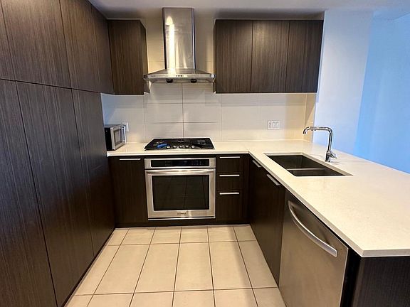 Kitchen with Applicances