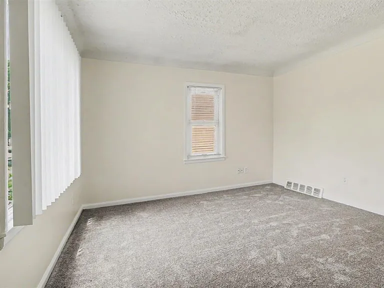 4959 Weddell St — Photo 3