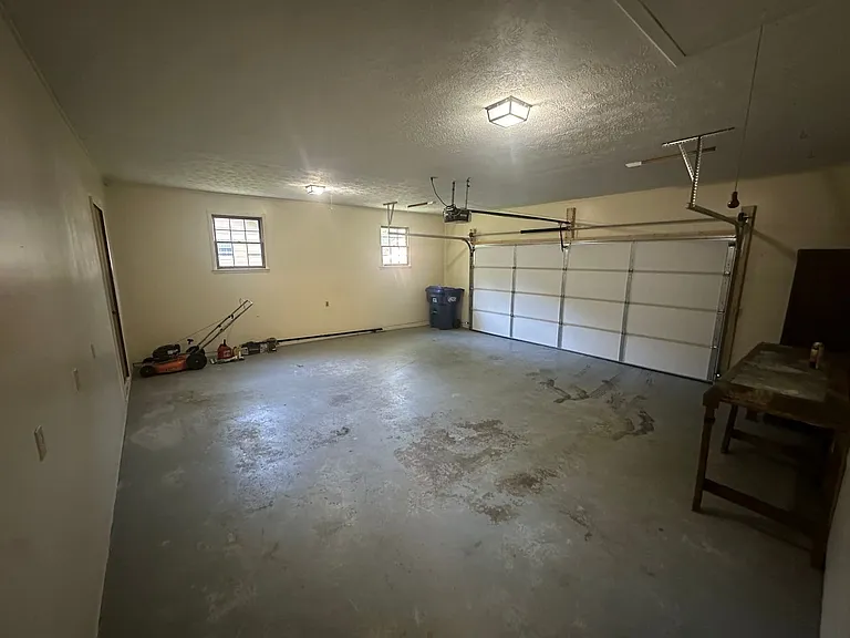 6235 Cane Creek Cir — Photo 24