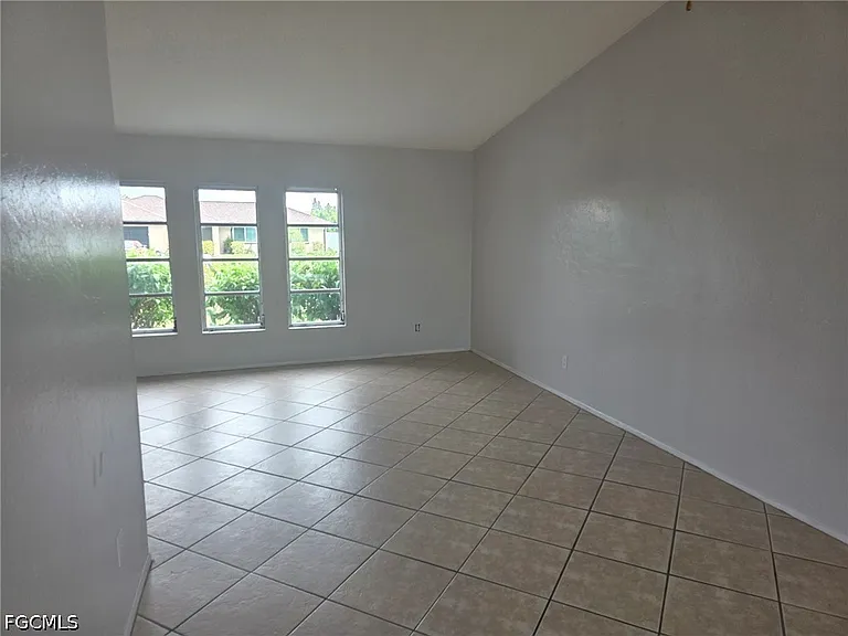 1542 Canal St — Photo 8
