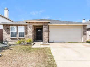 9104 Old Clydesdale Dr, Fort Worth, TX 76123