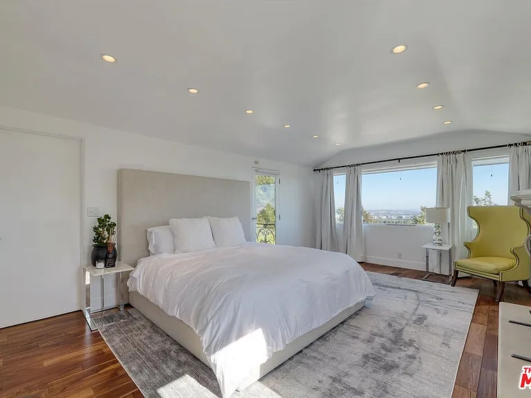1300 Summitridge Dr — Photo 11