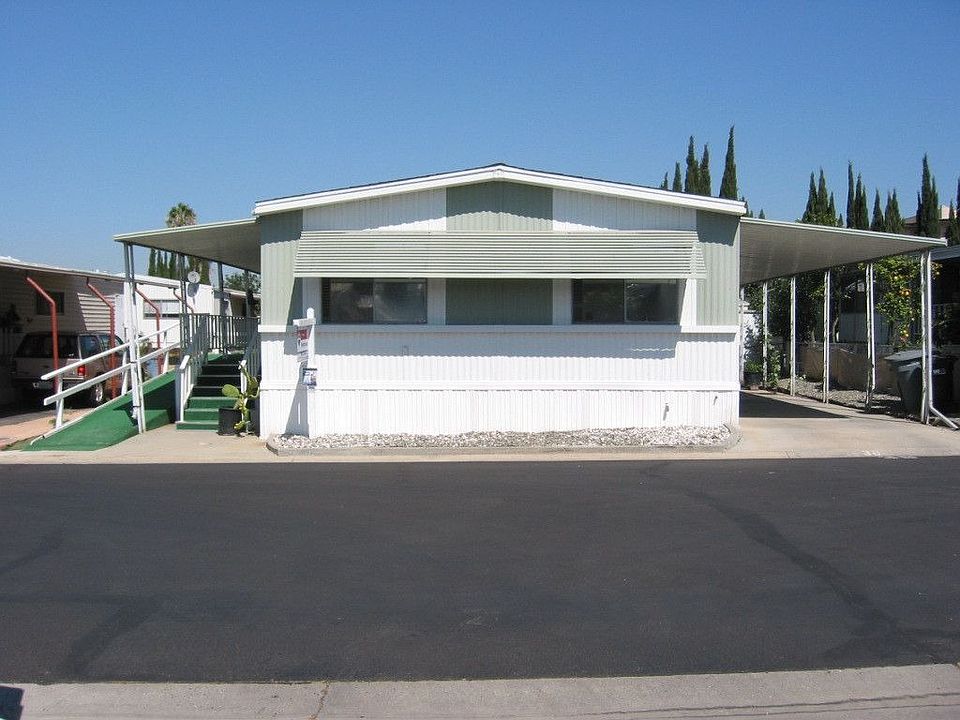 Front view of home
