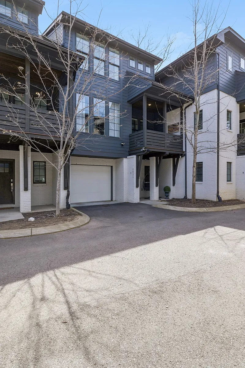 Building Photo - 2021 Beech Ave #7