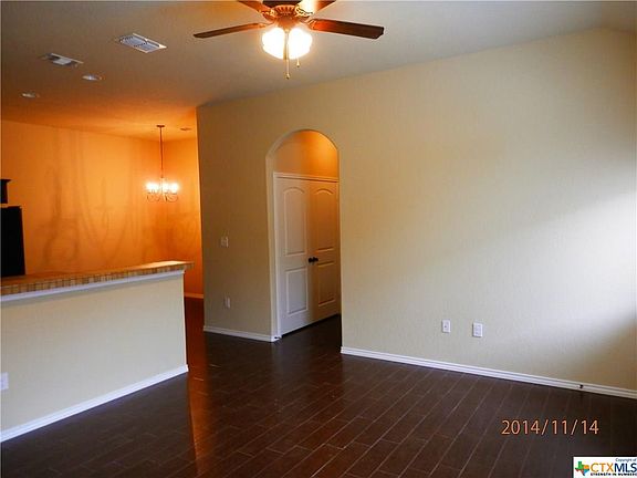 3rd image of 689 Creekside Cir