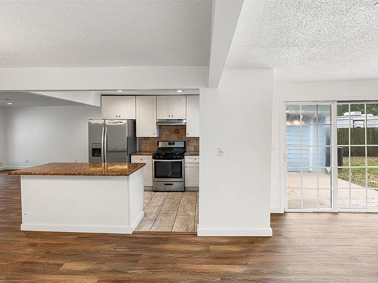 9005 Gabriel St — Photo 6