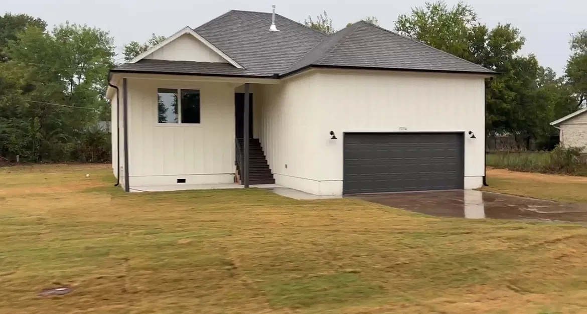 3 bed, $1,950 — Photo 2