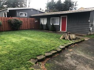 304 SW 7th St, Troutdale, OR 97060