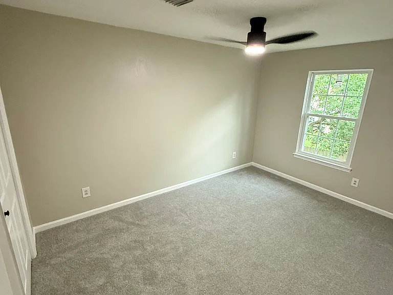 755 Huntly Dr — Photo 23